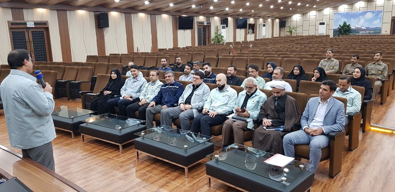 دیدار رییس و اعضای شورای عالی فرهنگی با کارکنان واحد روابط عمومی شرکت فولاد خوزستان
