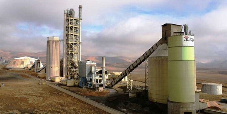 کارگران سیمان آباده باز هم اسیر بدعهدی مدیرعامل شدند