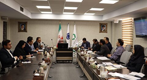 جلسه ارزیابی عملکرد ۶ ماهه منتهی به ۳۱ شهریور ۱۴۰۲ شرکت لعابیران برگزار شد