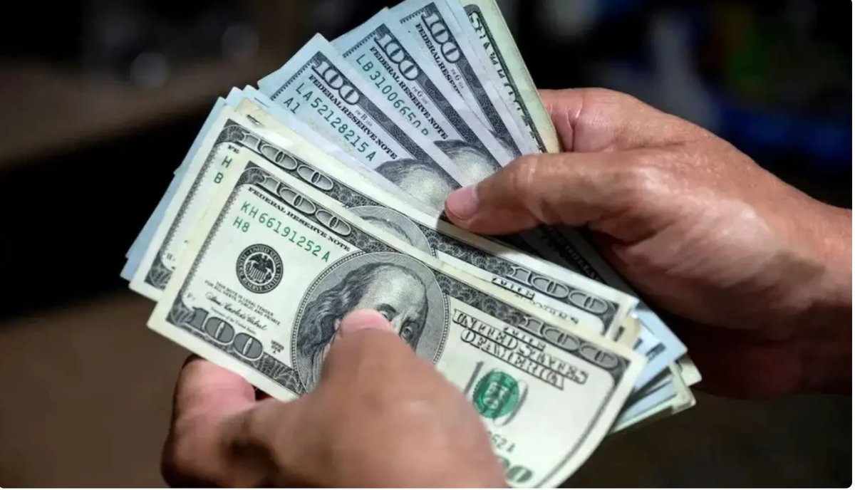 سکوت بانک مرکزی در برابر افزایش نرخ ارز جبران‌ناپذیر است