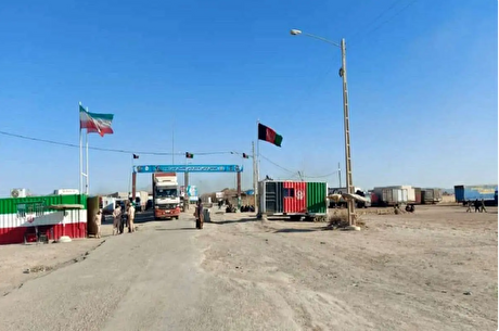 چالش کامیون داران در مرز‌های افغانستان/ ماجرای توقف کامیون‌ها در مرز‌های ایران و افغانستان چیست؟