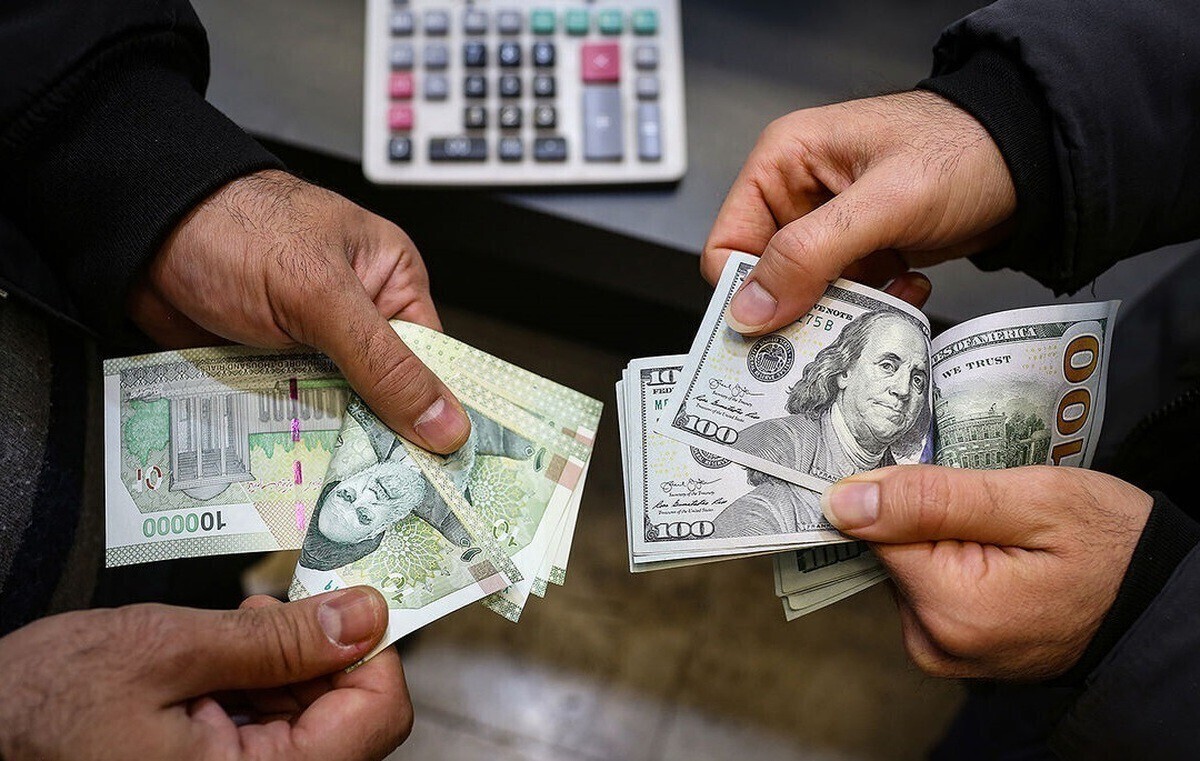 ارز تک‌نرخی، مهم‌ترین خواسته فعالان اقتصادی/ دولت سیاست اقتصادی‌اش را اعلام کند و آن را تغییر ندهد