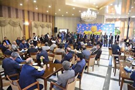 نشست نوروزی مدیرعامل گروه فولاد مبارکه با مدیران عامل شرکت‌های زیرمجموعه، ذینفعان و شرکای کسب و کار