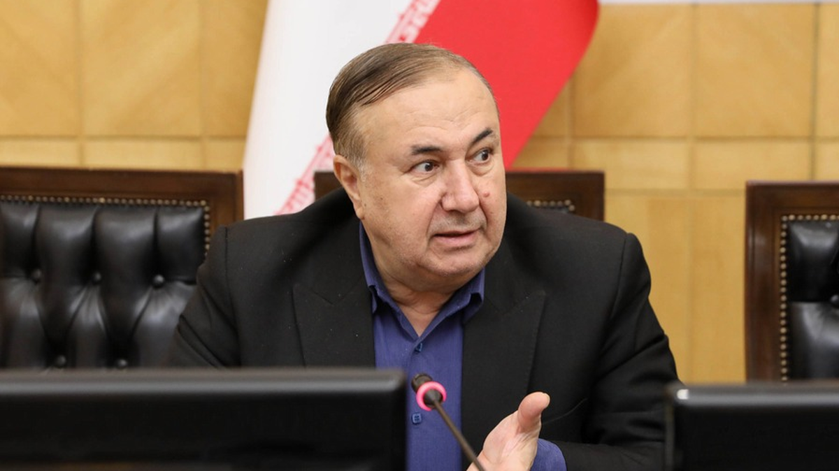 دستگاه قضایی با اخلال خودروسازان در بازار برخورد کند/کاهش تعرفه واردات خودرو