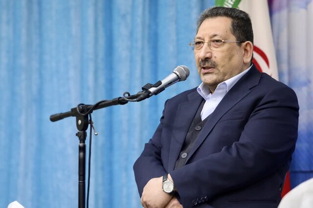 صنایع و معادن کشور خودکفایی را مورد اهتمام داشته باشند