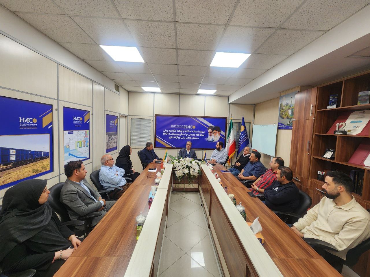 برگزاری نشستی به مناسبت پاسداشت ۲۲بهمن با حضور دکتر حسینی در شرکت هیمکو