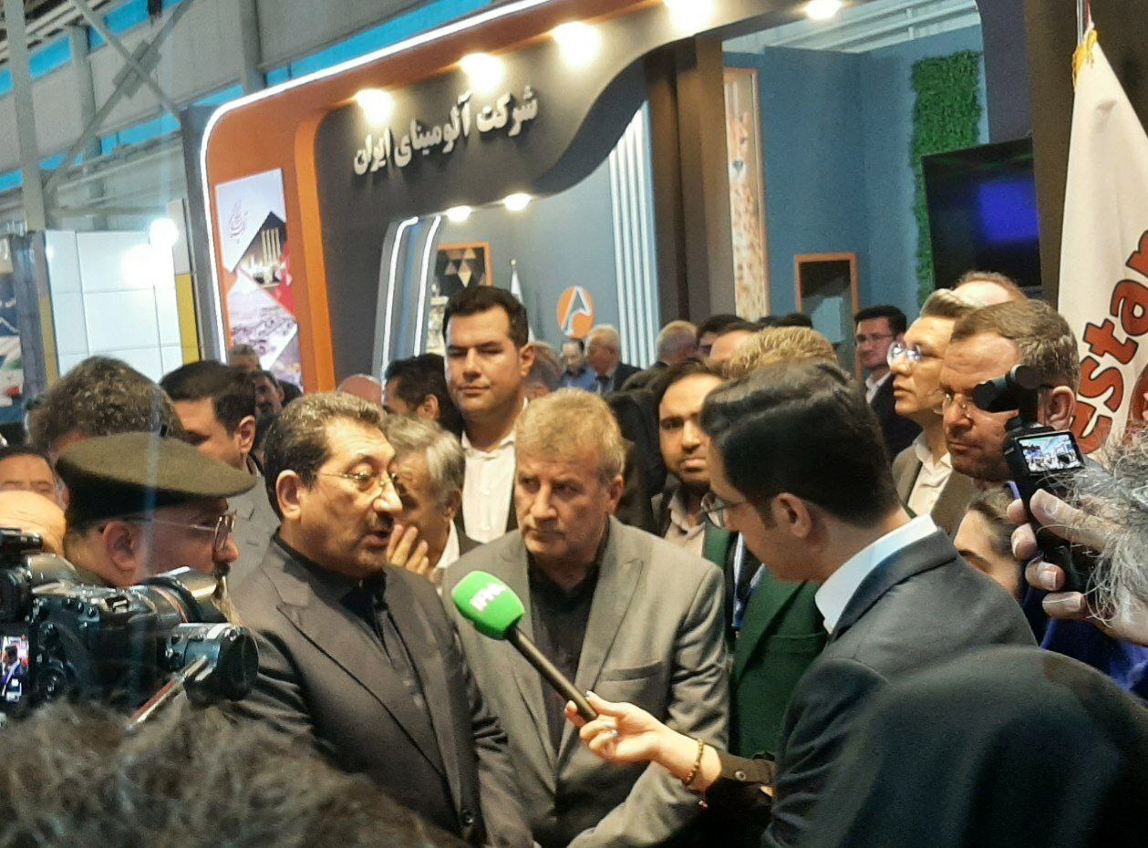 بازدید وزیر صنعت، معدن و تجارت از غرفه شرکت آلومینای ایران در نمایشگاه ایران اکسپو ۲۰۲۵ بازدید وزیر صنعت، معدن و تجارت از غرفه شرکت آلومینای ایران در نمایشگاه ایران اکسپو ۲۰۲۵