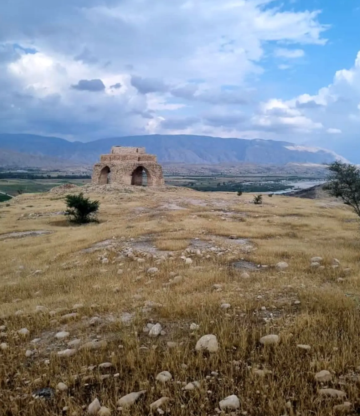 احداث کارخانه برداشت شن و ماسه در عرصه شهر ساسانی و ثبت جهانی شده کازرون