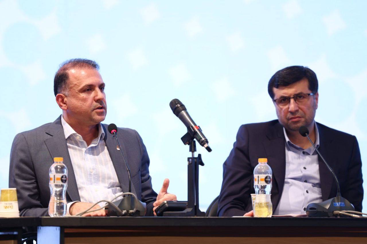 میزگرد «فرصتها و تهدیدهای معدن و صنایع معدنی» در برج میلاد برگزار شد میزگرد «فرصتها و تهدیدهای معدن و صنایع معدنی» در برج میلاد برگزار شد