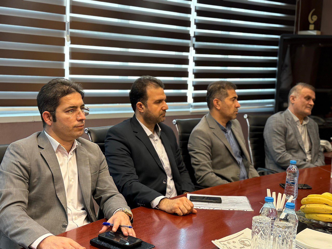 دیدار مدیرعامل فولاد اکسین خوزستان با مدیر شعب بانک توسعه تعاون خوزستان برگزار شد دیدار مدیرعامل فولاد اکسین خوزستان با مدیر شعب بانک توسعه تعاون خوزستان برگزار شد