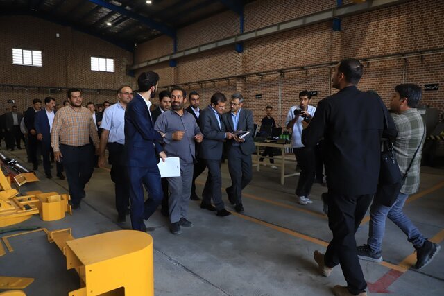خط تولید «لاینرهندلر» معدنی در ایران رونمایی شد خط تولید «لاینرهندلر» معدنی در ایران رونمایی شد