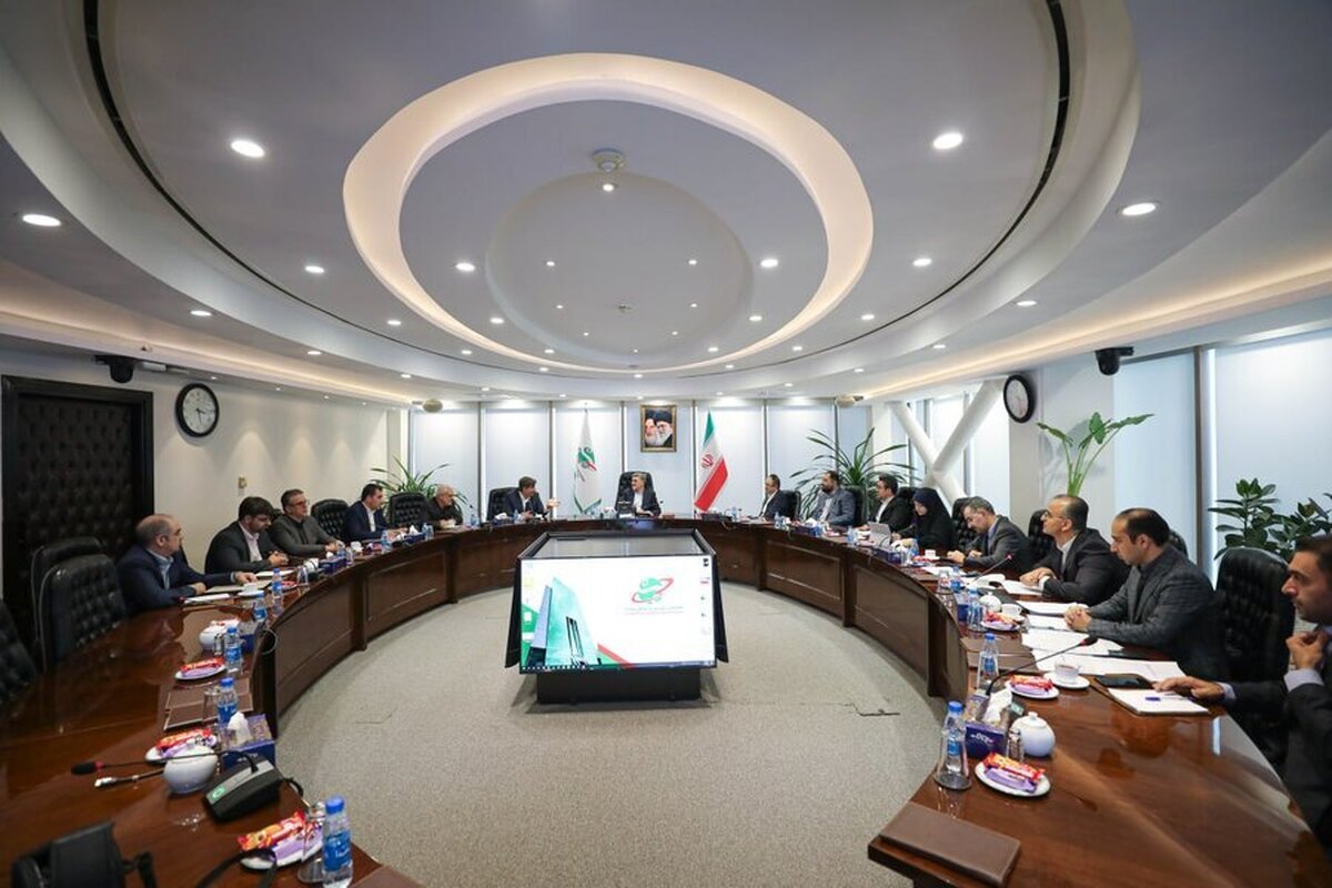 نشست بررسی عملکرد فولاد مبارکه در بازار سرمایه