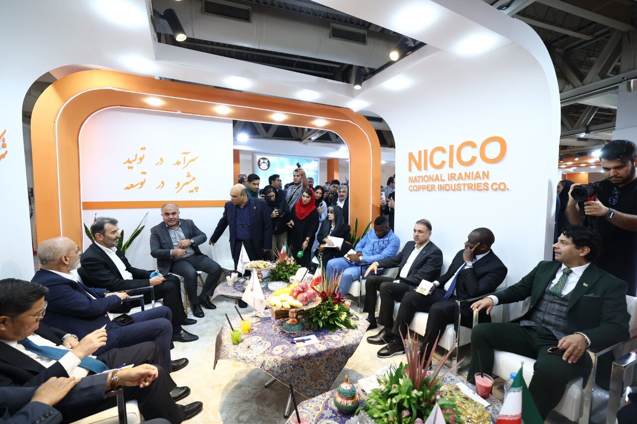 بازدید مدیرعامل شرکت ملی مس از نمایشگاه ایران کانمین ۲۰۲۵ بازدید مدیرعامل شرکت ملی مس از نمایشگاه ایران کانمین ۲۰۲۵