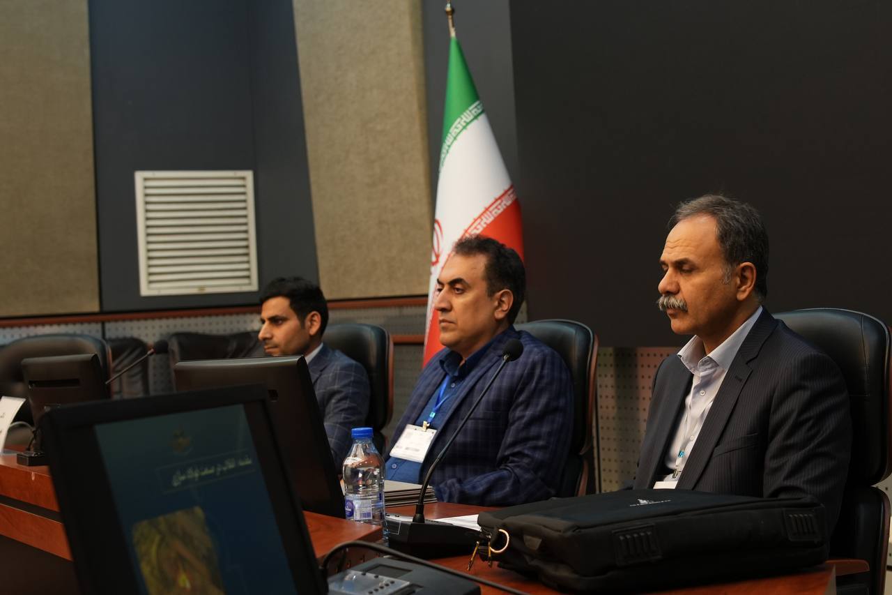برگزاری پنل‌های تخصصی در حاشیه سمپوزیوم فولاد ۱۴۰۴ کیش؛ از رشد ۱۲ درصدی تولید تا تعهد کربن‌ صفر تا ۱۴۱۰
