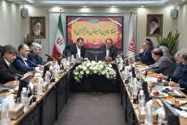 باید میدان را برای بخش خصوصی واقعی و سرمایه‌گذاران توانمند باز کرد