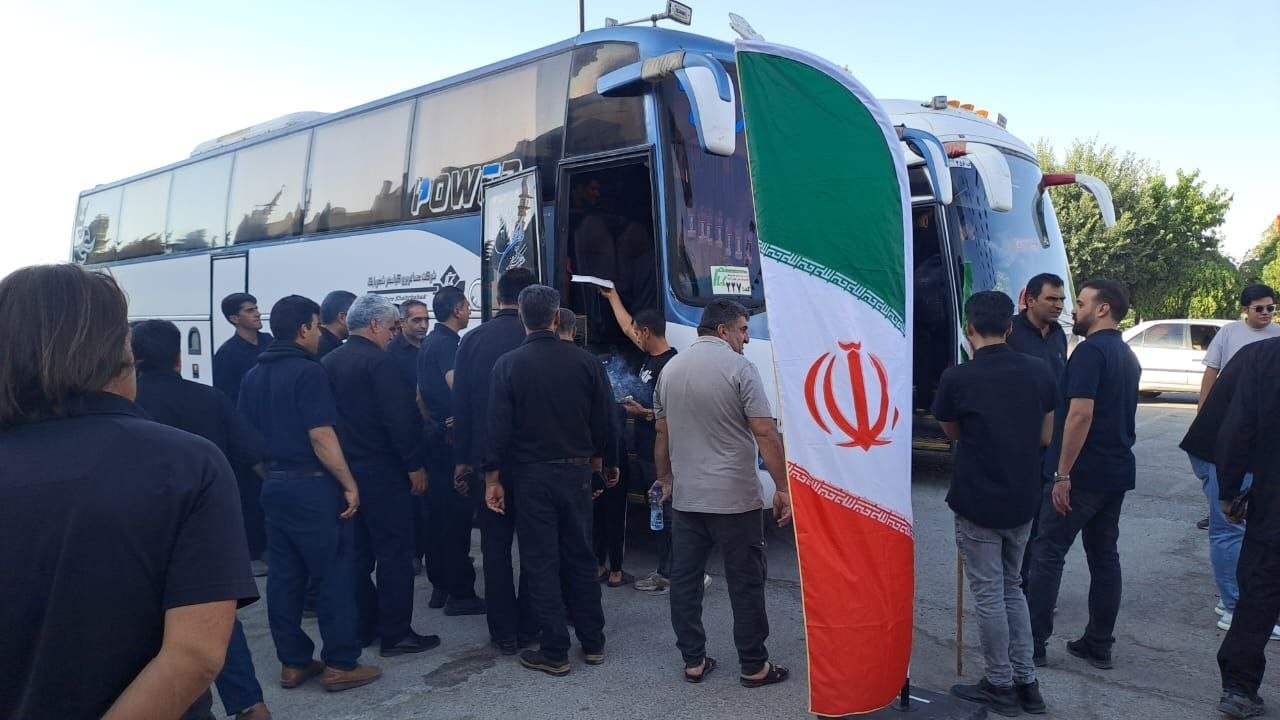 آغاز حرکت خادمان موکب مجتمع مس شهربابک به سمت مشهد مقدس آغاز حرکت خادمان موکب مجتمع مس شهربابک به سمت مشهد مقدس